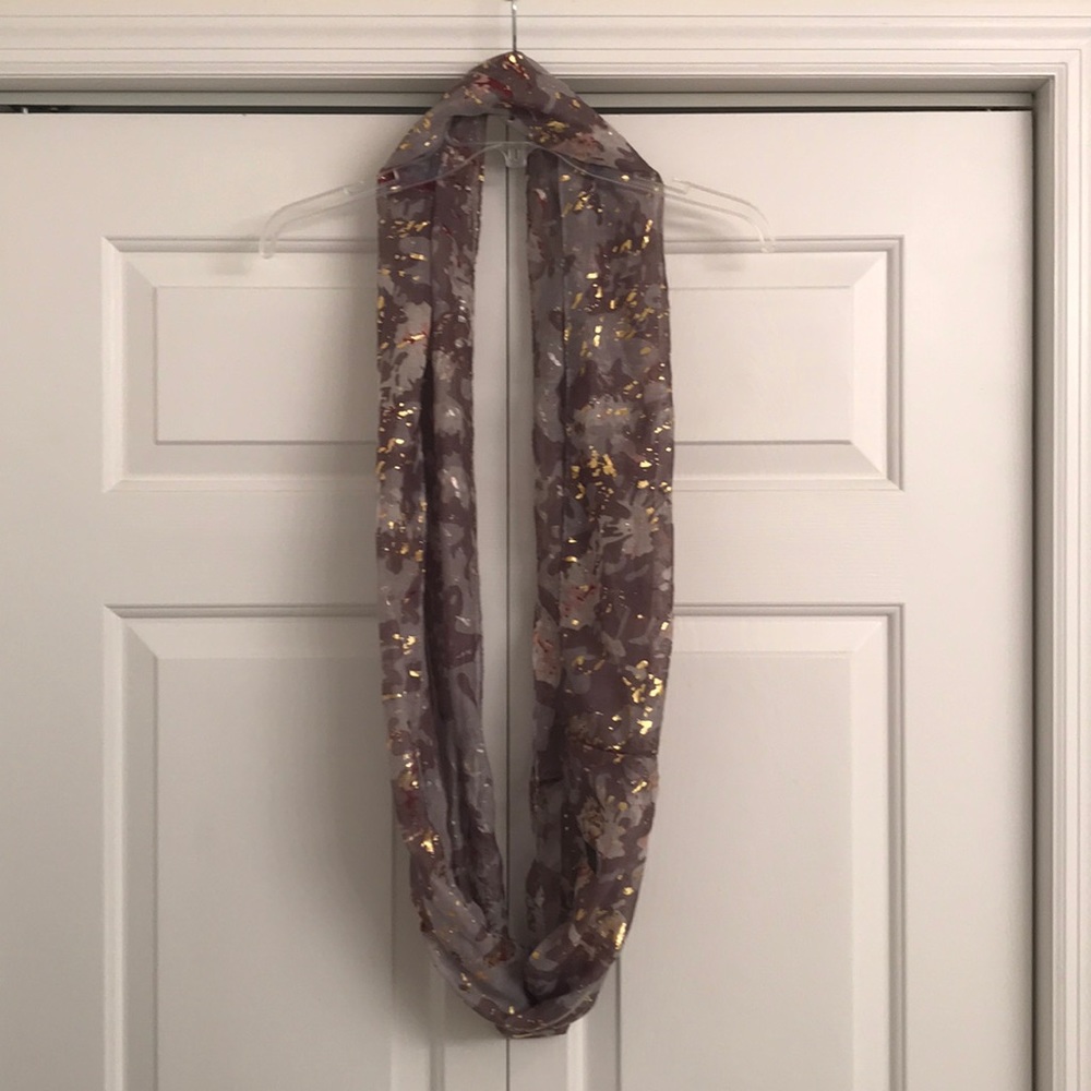 Scarf - Picture 2 of 4